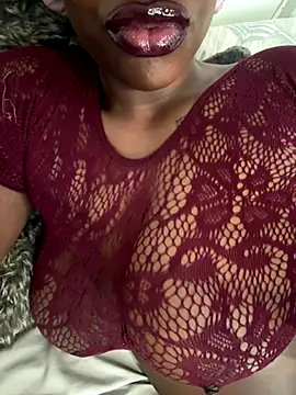 Snapshot of bustyblackebony chatting on 7, 10, 2025 bustyblackebony online show from 7, 10, 2025