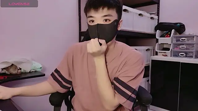 Snapshot of doggyman523 chatting on 1, 10, 2025 doggyman523 online show from 1, 10, 2025