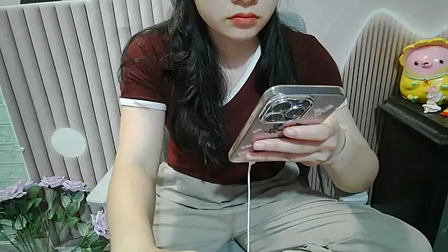 Snapshot of Emachiii chatting on 9, 10, 2025 Emachiii online show from 9, 10, 2025