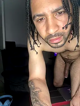 Snapshot of KingKevo27 chatting on 4, 10, 2025 KingKevo27 online show from 4, 10, 2025