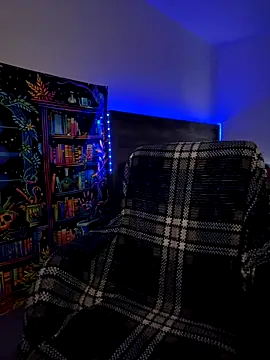 Snapshot of MamaSpicy chatting on 10, 11, 2025 MamaSpicy online show from 10, 11, 2025