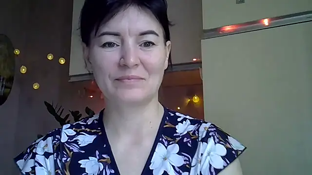 Krystal 82 online show from 24, 10, 2025