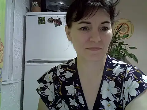 Krystal 82 online show from 13, 11, 2025