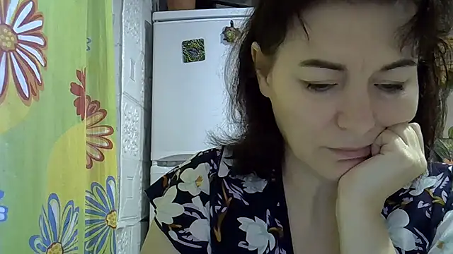 Krystal 82 online show from 20, 11, 2025