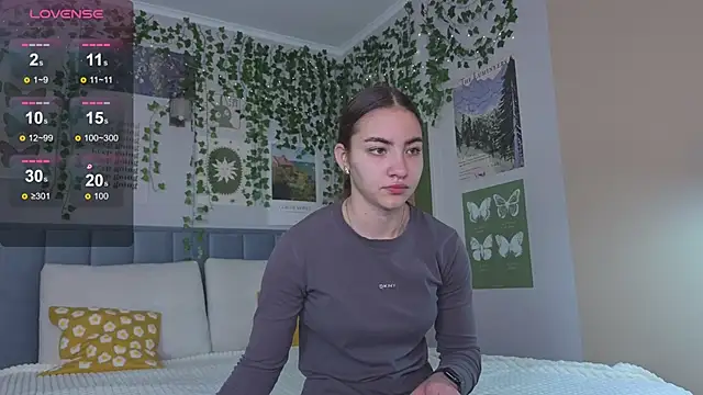 Ashley Pierce online show from 25, 9, 2025