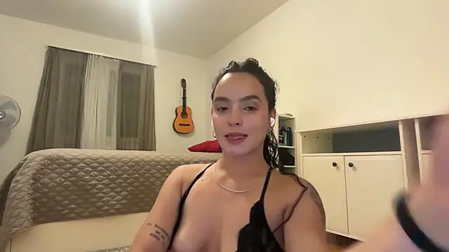 Snapshot of Maia_Park chatting on 30, 4, 2026 Maia Park online show from 30, 4, 2026