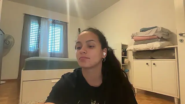 Snapshot of Maia_Park chatting on 10, 5, 2026 Maia Park online show from 10, 5, 2026
