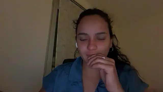 Snapshot of Maia_Park chatting on 29, 5, 2026 Maia Park online show from 29, 5, 2026