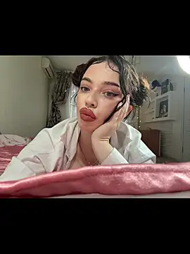 Hannah xBaby online show from 12, 11, 2025