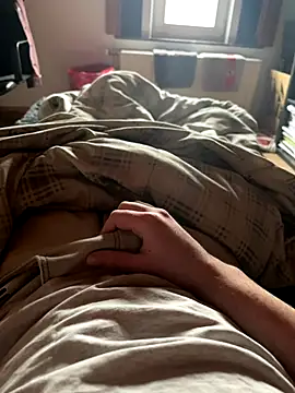 Snapshot of mas20043 chatting on 23, 9, 2025 mas20043 online show from 23, 9, 2025