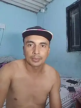 Snapshot of miroqui143 chatting on 13, 10, 2025 miroqui143 online show from 13, 10, 2025