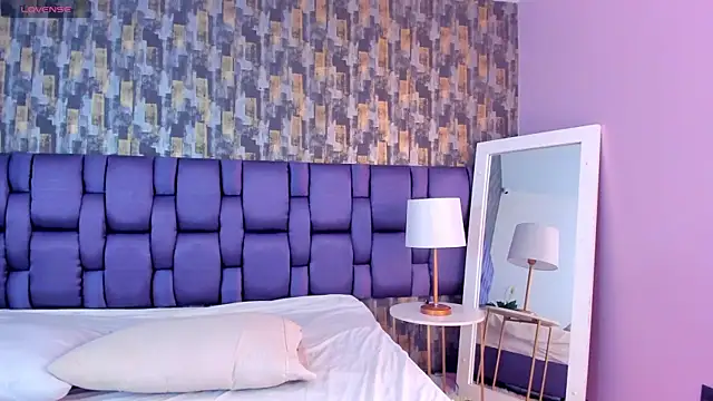 VeraBlazze online show from 7, 2, 2026