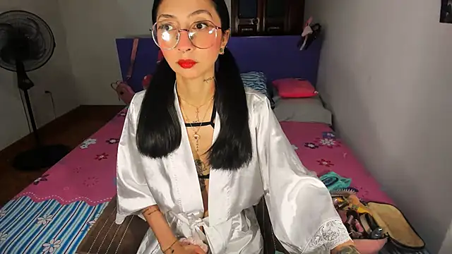 Anais lux online show from 17, 5, 2026