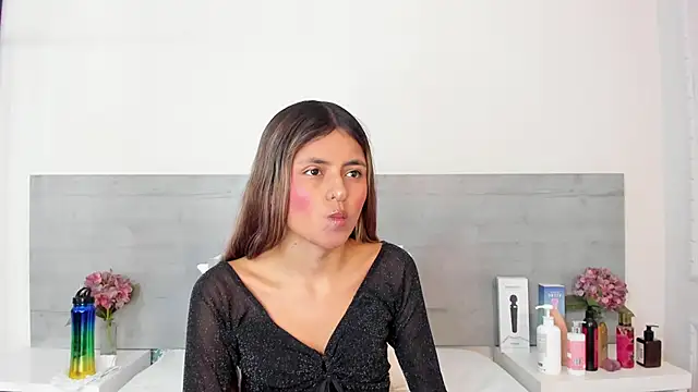 sunnyWhitee online show from 11, 4, 2026