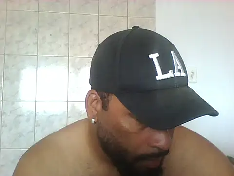 Snapshot of OliveiraSeven chatting on 5, 5, 2026 OliveiraSeven online show from 5, 5, 2026