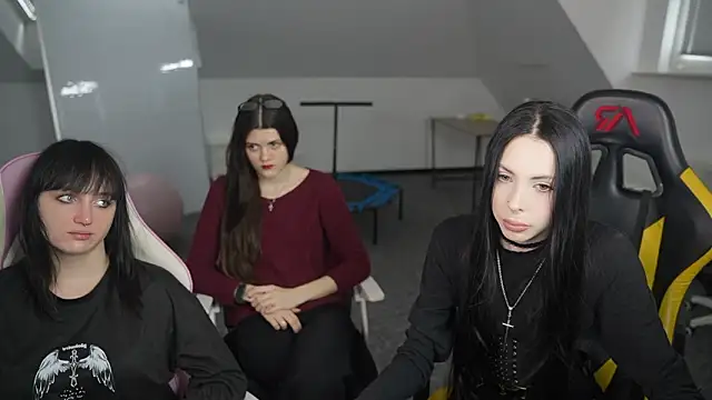 VivianSweet  online show from 25, 3, 2026