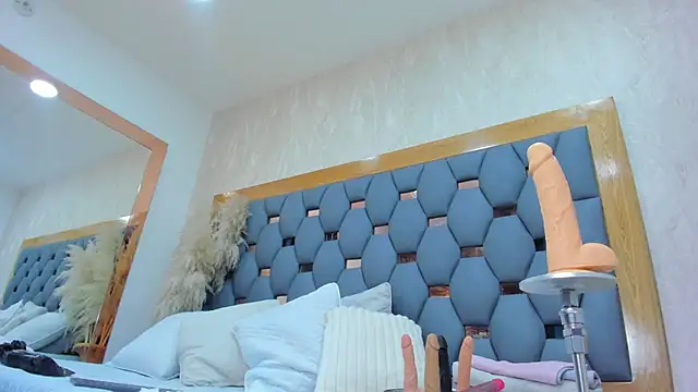 crystal sm online show from 11, 4, 2026