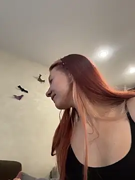 Snapshot of Hera_Mark chatting on 22, 10, 2025 Hera Mark online show from 22, 10, 2025