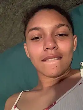 Snapshot of aitana_kahlo chatting on 15, 2, 2026 aitana kahlo online show from 15, 2, 2026