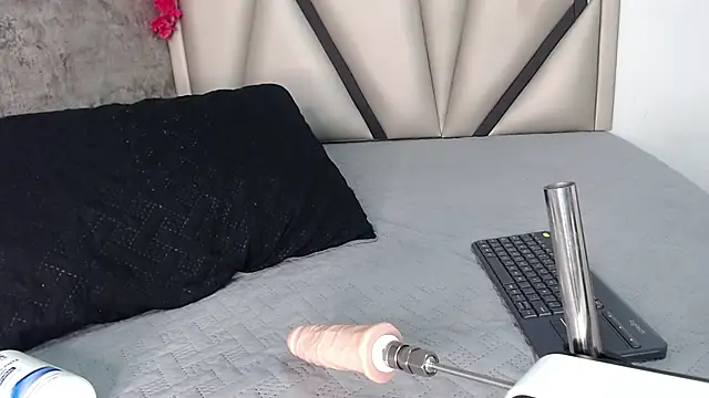 Snapshot of Euphoria_07 chatting on 23, 12, 2025 Euphoria 07 online show from 23, 12, 2025