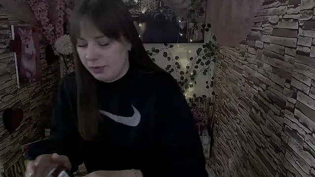 Amanda Bright  online show from 22, 10, 2025