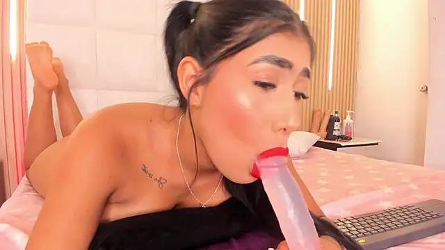 Snapshot of Elody_rousse chatting on 28, 2, 2026 Elody rousse online show from 28, 2, 2026