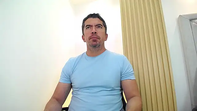 Snapshot of JuanKFit_45 chatting on 24, 4, 2026 JuanKFit 45 online show from 24, 4, 2026