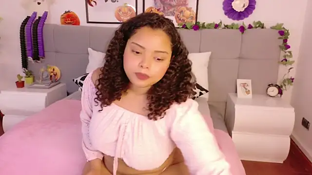 Snapshot of Alanaa_Gomez chatting on 21, 10, 2025 Alanaa Gomez online show from 21, 10, 2025