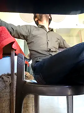 Snapshot of OmeningFurorji chatting on 5, 3, 2026 OmeningFurorji online show from 5, 3, 2026