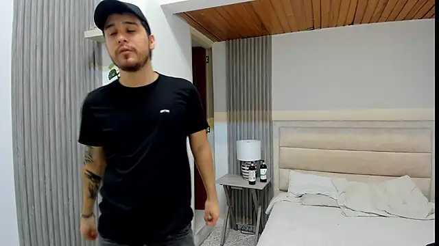 Snapshot of Amazing_Wallen chatting on 7, 10, 2025 Amazing Wallen online show from 7, 10, 2025