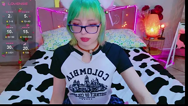 CoralineYoung online show from 18, 4, 2026