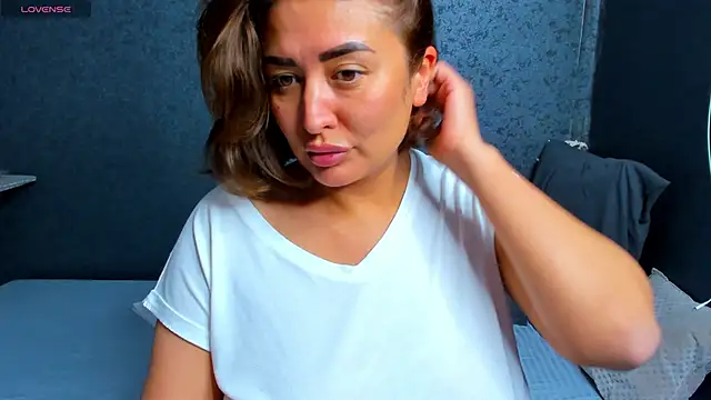 Olivia Buckby online show from 11, 11, 2025