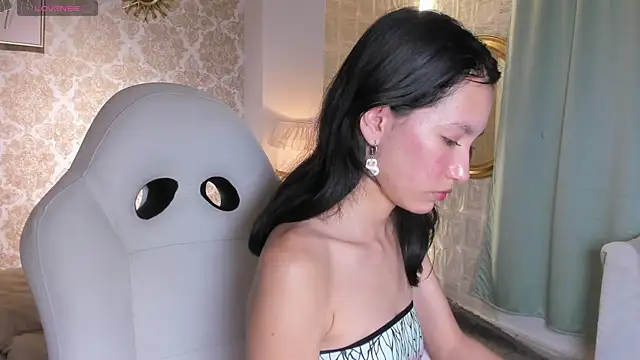 LilyThea online show from 16, 11, 2025