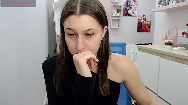 Snapshot of muriel_elvin chatting on 1, 10, 2025 muriel elvin online show from 1, 10, 2025