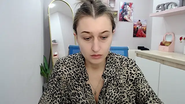Snapshot of muriel_elvin chatting on 6, 10, 2025 muriel elvin online show from 6, 10, 2025