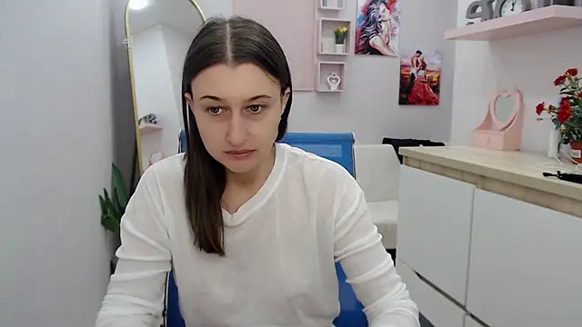 Snapshot of muriel_elvin chatting on 13, 10, 2025 muriel elvin online show from 13, 10, 2025