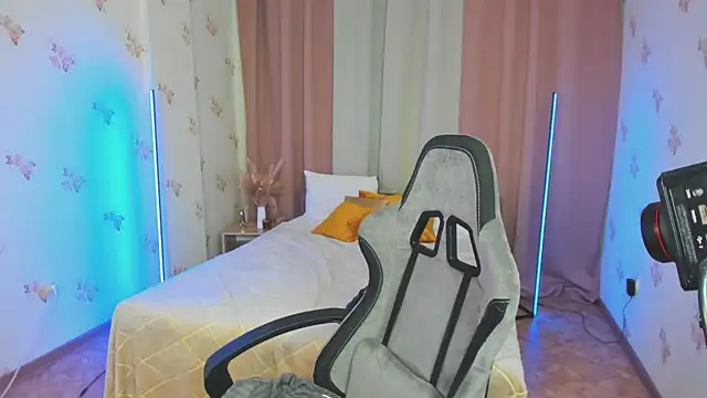  Shy Jenny  online show from 4, 6, 2026