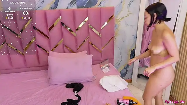 cutepetitee online show from 21, 7, 2026