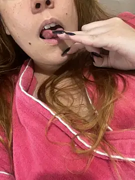 Snapshot of Lazinha18 chatting on 14, 10, 2025 Lazinha18 online show from 14, 10, 2025