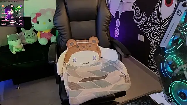 Yuhwan  online show from 10, 11, 2025