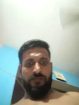 Snapshot of Trade010 chatting on 14, 11, 2025 Trade010 online show from 14, 11, 2025