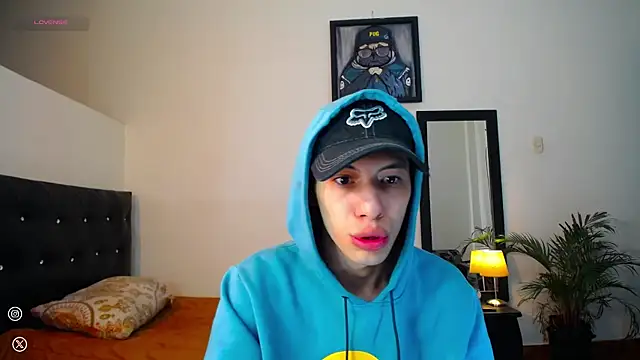 Snapshot of santiago_cutex chatting on 23, 9, 2025 santiago cutex online show from 23, 9, 2025