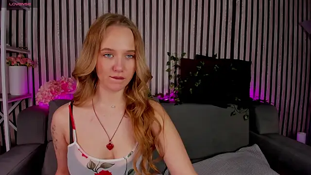 Casey Sweeet online show from 4, 4, 2026