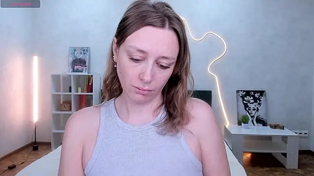 evashiny  online show from 2, 12, 2025