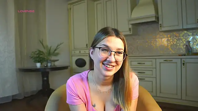 DarelleFaux online show from 22, 10, 2025