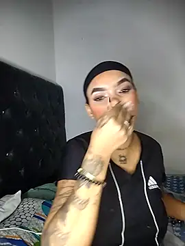 Snapshot of Vale_Nikol21 chatting on 26, 11, 2025 Vale Nikol21 online show from 26, 11, 2025