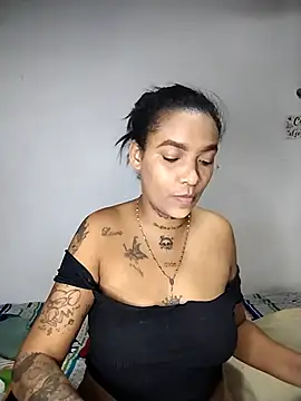 Snapshot of Vale_Nikol21 chatting on 22, 12, 2025 Vale Nikol21 online show from 22, 12, 2025