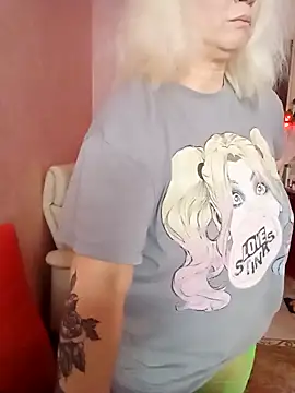 SquirtMilf00 online show from 15, 2, 2026