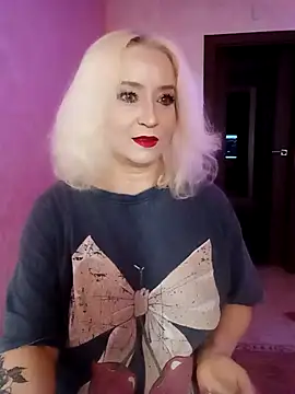 SquirtMilf00 online show from 18, 3, 2026