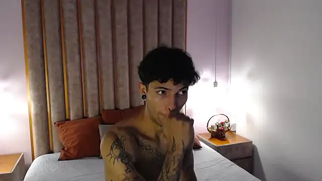 Enzo Hunter online show from 14, 10, 2025